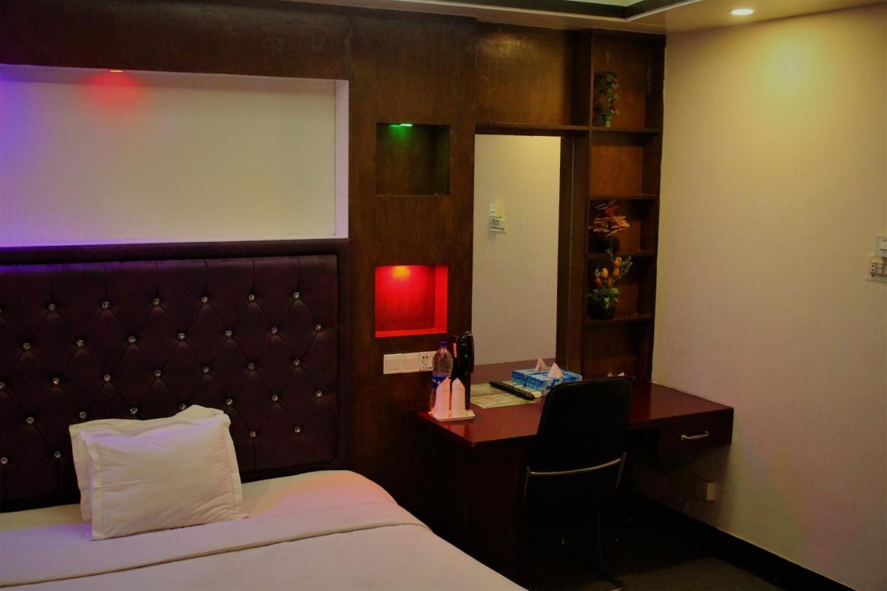 Hotel Blue Bird Dhaka Exterior foto