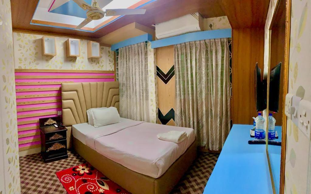 Hotel Blue Bird Dhaka Zimmer foto